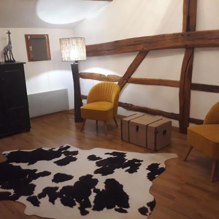 Maison de campagne avec cheminée et extérieur La Neuville-aux-Bois Exterior foto