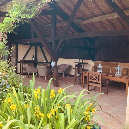 Maison de campagne avec cheminée et extérieur La Neuville-aux-Bois Exterior foto