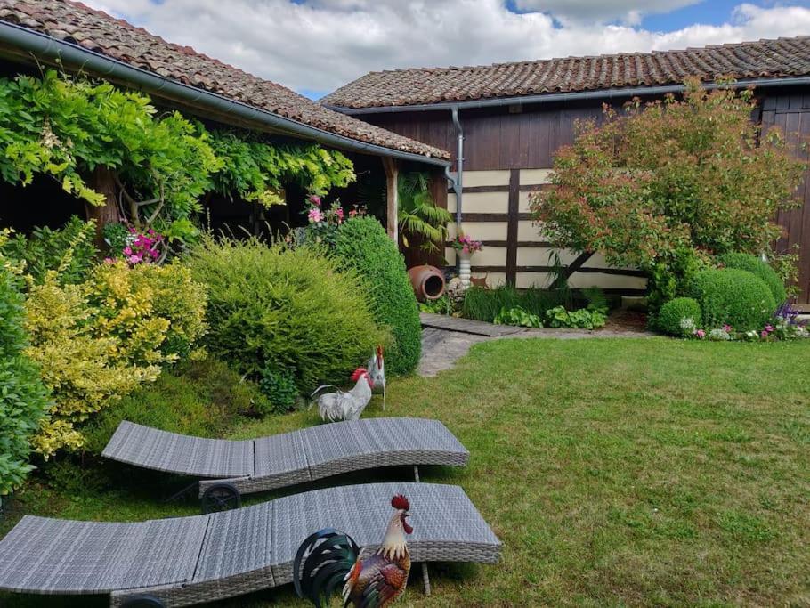 Maison de campagne avec cheminée et extérieur La Neuville-aux-Bois Exterior foto