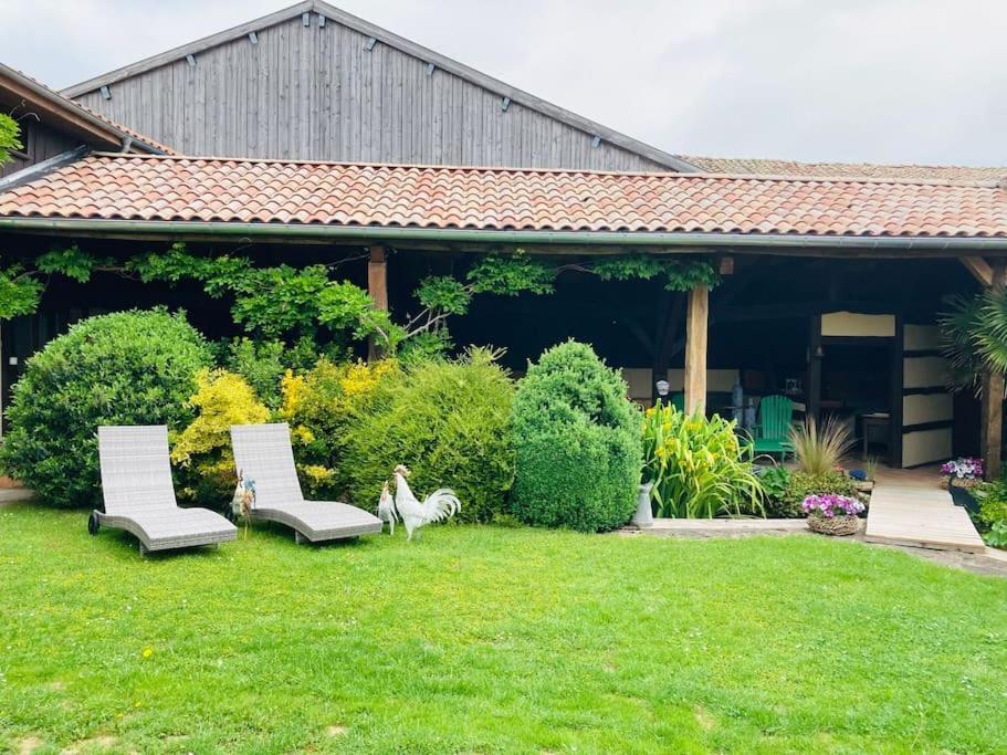 Maison de campagne avec cheminée et extérieur La Neuville-aux-Bois Exterior foto