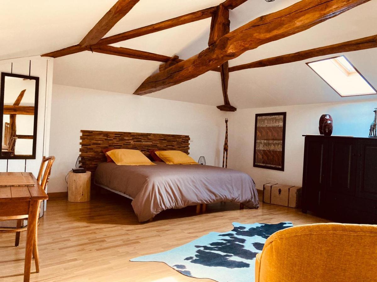 Maison de campagne avec cheminée et extérieur La Neuville-aux-Bois Exterior foto